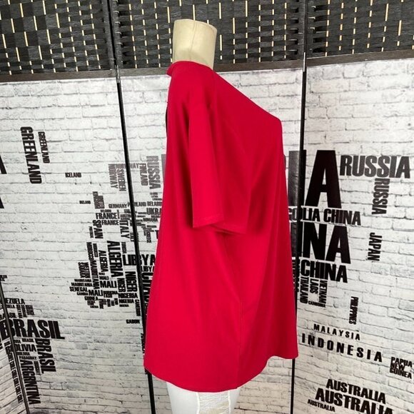 89th & Madison Plus 2X Solid Red Button Detail Down One Side Short Sleeve Top - Picture 2 of 5